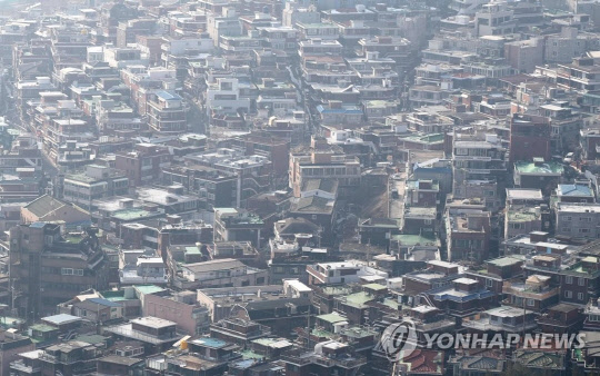 남산에서 바라본 서울시내 빌라의 모습. 연합뉴스
